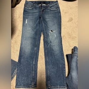 Vigoss The Jagger Boyfriend Crop Jean
25x26
$20
Distressing as pictured.